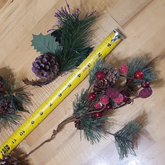 Christmas Decorations Small Individual Wreaths w Pinecones & Glitter - Picture 7 of 9